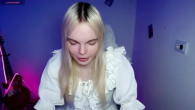 Snapshot of Emily_Nyaffee chatting on December 2025 06:36:02 PM Emily Nyaffee online show from December 2025 06:36:02 PM