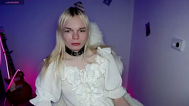 Snapshot of Emily_Nyaffee chatting on December 2025 08:43:01 AM Emily Nyaffee online show from December 2025 08:43:01 AM