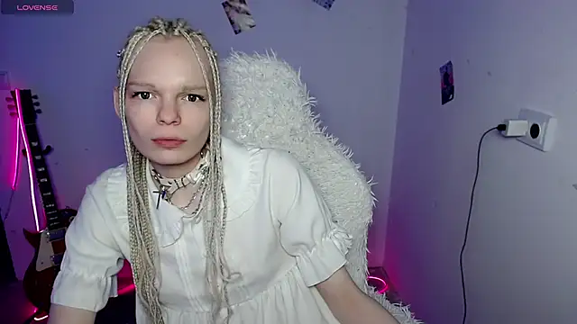 Snapshot of Emily_Nyaffee chatting on January 2026 05:10:02 AM Emily Nyaffee online show from January 2026 05:10:02 AM