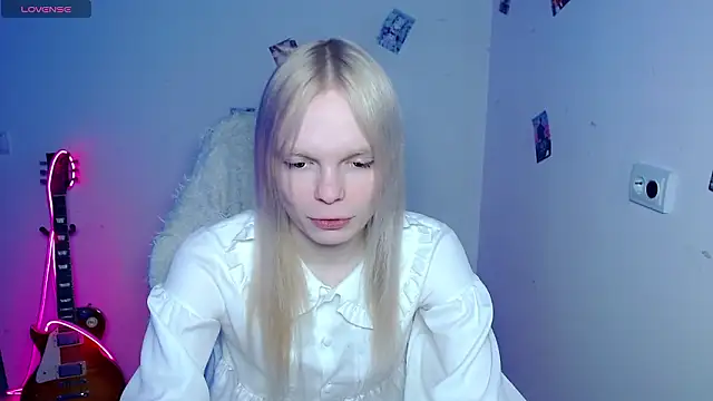 Snapshot of Emily_Nyaffee chatting on February 2026 02:40:01 AM Emily Nyaffee online show from February 2026 02:40:01 AM