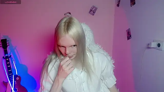 Emily Nyaffee online show from April 2026 04:26:01 PM