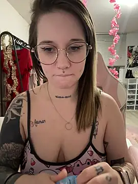 sullye online show from December 2024 09:05:02 PM