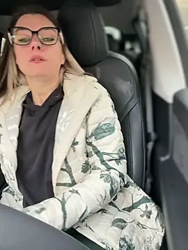 LadyLena1 online show from November 2025 05:04:01 PM