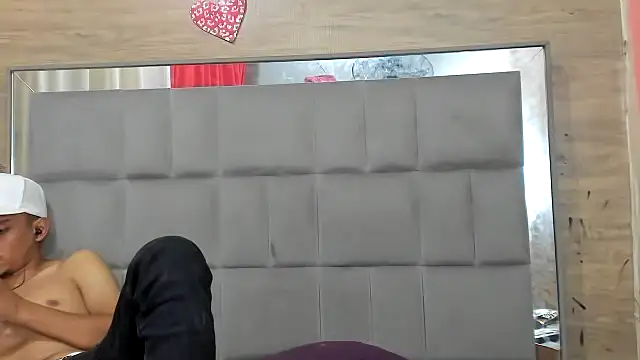 Snapshot of chicasirbo chatting on November 2025 09:26:02 PM chicasirbo online show from November 2025 09:26:02 PM