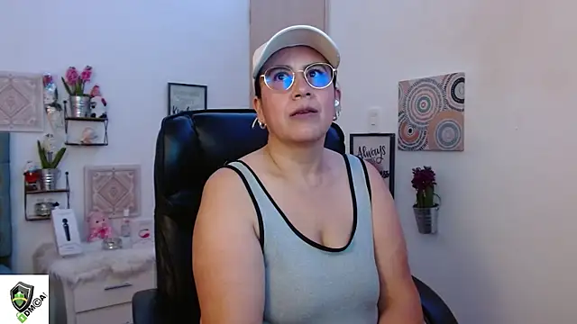 amalia brunette online show from January 2025 10:56:01 PM