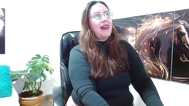 amalia brunette online show from April 2026 09:37:02 PM