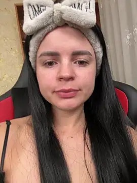 Snapshot of JuicyJess chatting on November 2025 02:21:01 AM JuicyJess online show from November 2025 02:21:01 AM