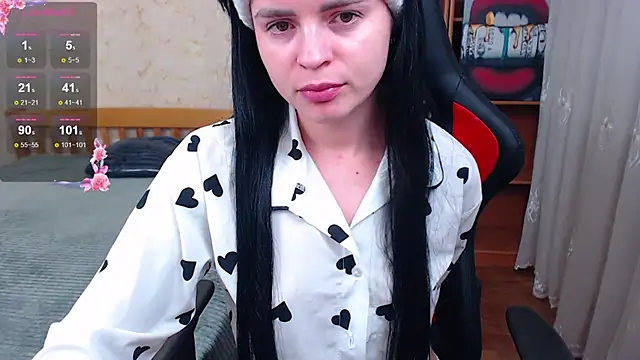 Snapshot of JuicyJess chatting on December 2025 07:53:01 PM JuicyJess online show from December 2025 07:53:01 PM