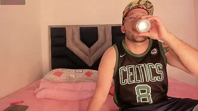 Snapshot of TiiffanyEvans1 chatting on November 2025 04:07:02 PM TiiffanyEvans1 online show from November 2025 04:07:02 PM