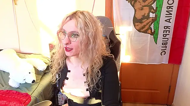 Lori Myaf online show from February 2026 01:30:02 PM