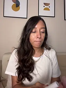 DianaHopson online show from April 2026 07:11:02 PM