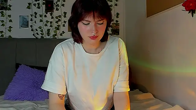 Snapshot of miss_Lizzy chatting on December 2024 04:34:02 AM miss Lizzy online show from December 2024 04:34:02 AM