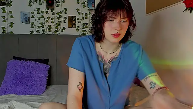 Snapshot of miss_Lizzy chatting on December 2024 01:15:02 AM miss Lizzy online show from December 2024 01:15:02 AM