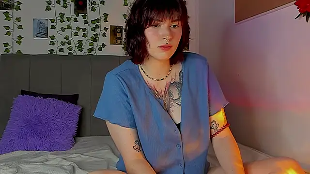 Snapshot of miss_Lizzy chatting on December 2024 04:19:02 AM miss Lizzy online show from December 2024 04:19:02 AM