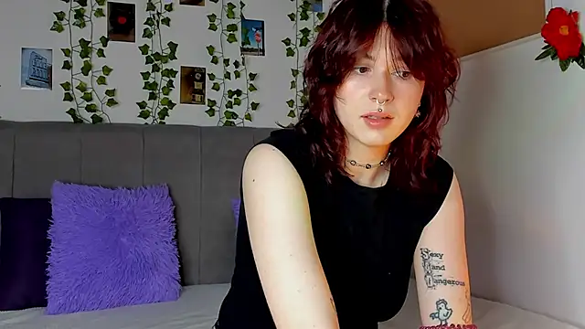 Snapshot of miss_Lizzy chatting on November 2025 01:16:02 AM miss Lizzy online show from November 2025 01:16:02 AM