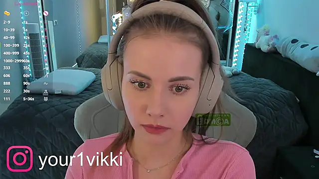 Snapshot of Vikki_Cheese chatting on February 2025 10:31:01 PM Vikki Cheese online show from February 2025 10:31:01 PM