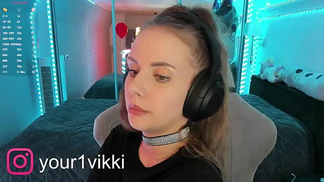 Snapshot of Vikki_Cheese chatting on March 2025 12:32:02 PM Vikki Cheese online show from March 2025 12:32:02 PM