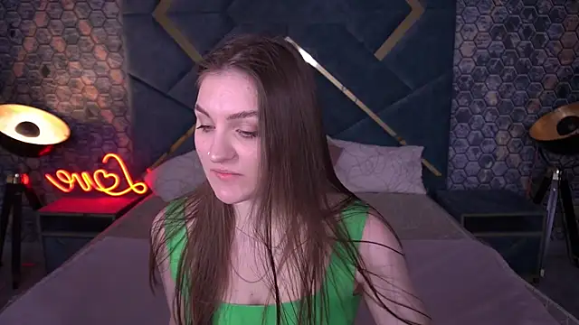 EmmyCharmm online show from February 2026 07:07:02 AM