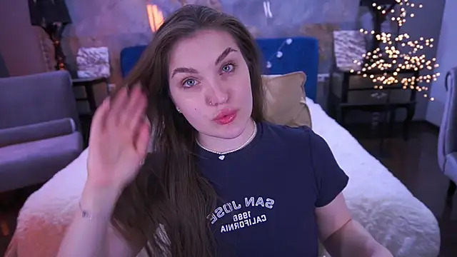 EmmyCharmm online show from April 2026 05:40:02 AM