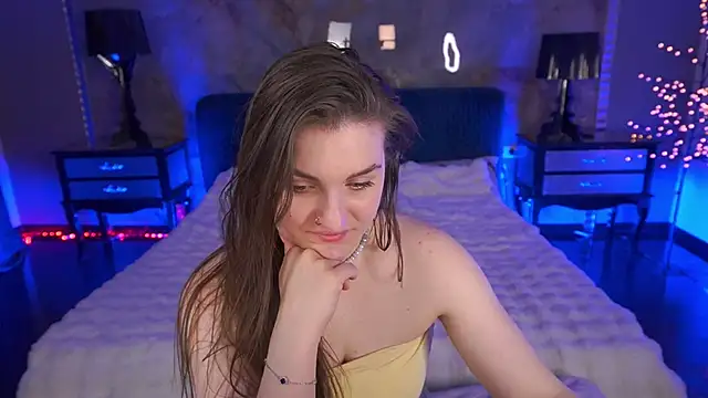 EmmyCharmm online show from June 2026 05:54:02 AM