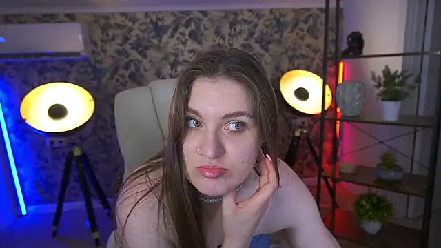 EmmyCharmm online show from June 2026 05:45:01 AM