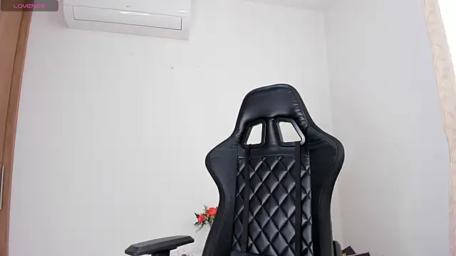 amara falcon online show from November 2025 02:27:02 PM