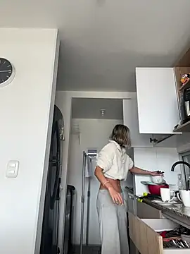 Ameellie online show from November 2025 03:56:02 PM