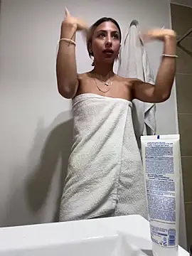 Ameellie online show from November 2025 04:07:02 PM