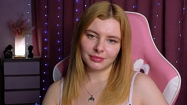 Snapshot of Day-off chatting on November 2025 04:11:02 AM Day-off online show from November 2025 04:11:02 AM