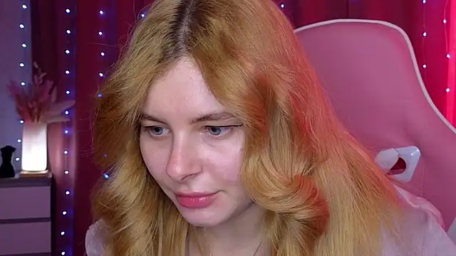 Snapshot of Day-off chatting on November 2025 05:20:01 AM Day-off online show from November 2025 05:20:01 AM