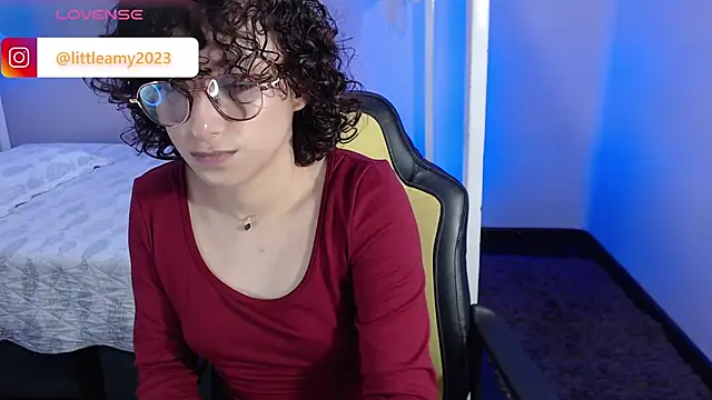 Snapshot of little__amy_ chatting on February 2025 09:47:02 PM little amy online show from February 2025 09:47:02 PM