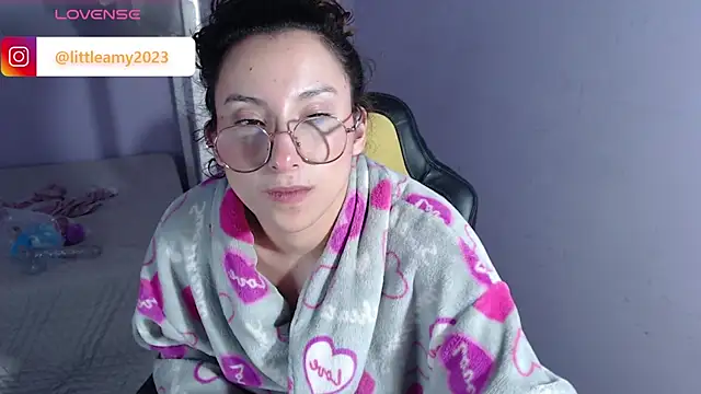 Snapshot of little__amy_ chatting on March 2025 04:51:02 AM little amy online show from March 2025 04:51:02 AM