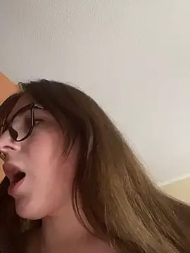 MommmyYummy online show from February 2026 10:47:02 AM