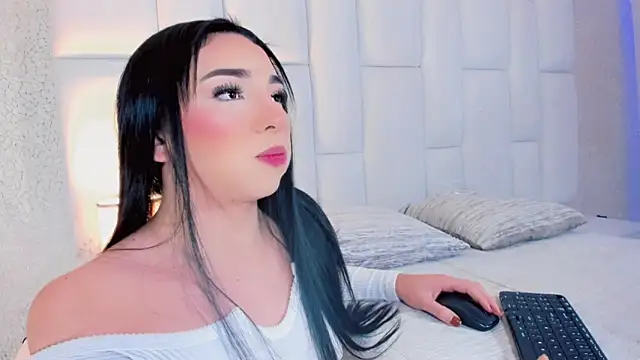 Snapshot of andrea_alvarz chatting on December 2025 04:51:02 AM andrea alvarz online show from December 2025 04:51:02 AM