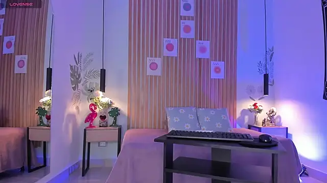 PawgGirl18 online show from December 2024 04:23:01 PM