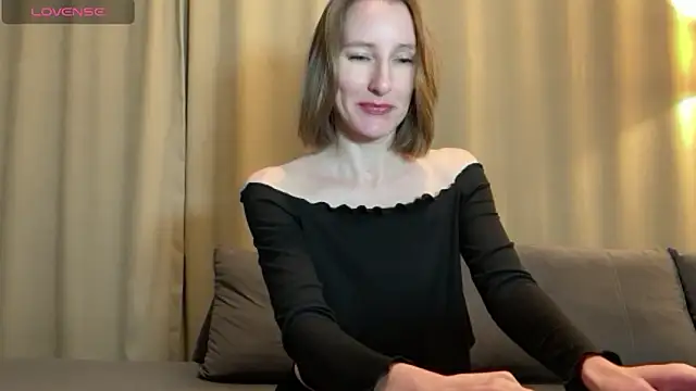 Snapshot of MonikaBos chatting on December 2024 10:19:01 PM MonikaBos online show from December 2024 10:19:01 PM