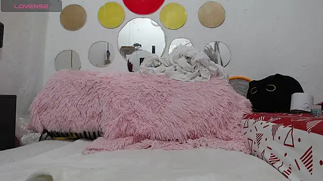 EVAHOTXX online show from April 2026 05:36:01 PM