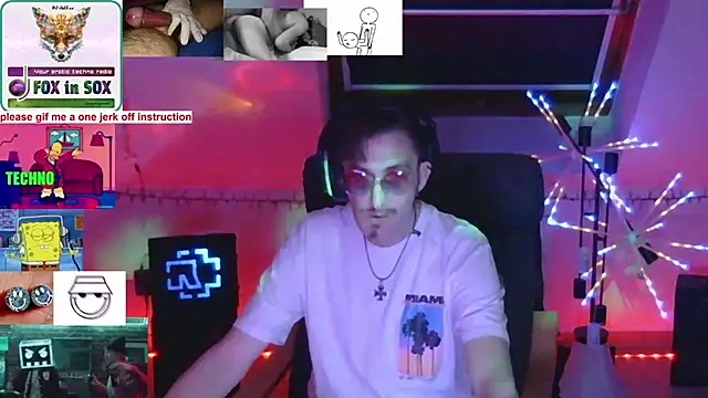 Snapshot of RevilO1180 chatting on January 2026 04:28:01 AM RevilO1180 online show from January 2026 04:28:01 AM