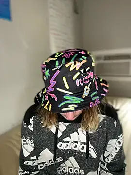 Snapshot of 4kUsh2Fashion0 chatting on February 2025 04:32:02 PM 4kUsh2Fashion0 online show from February 2025 04:32:02 PM