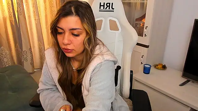 EveEvian online show from January 2025 09:11:02 AM