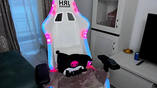 EveEvian online show from January 2025 07:03:01 PM