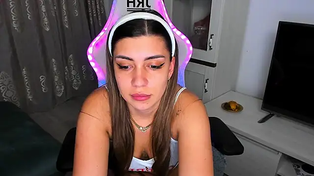 EveEvian online show from February 2025 08:22:01 PM