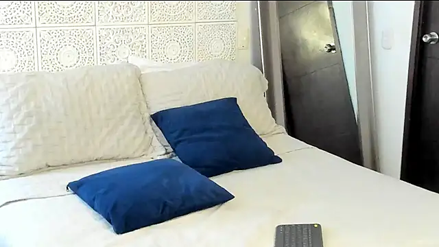 Snapshot of V_monse chatting on January 2025 03:49:01 PM V monse online show from January 2025 03:49:01 PM