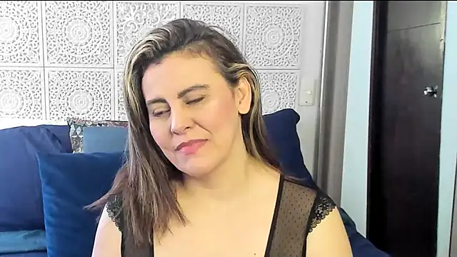 Snapshot of V_monse chatting on February 2025 04:44:01 PM V monse online show from February 2025 04:44:01 PM