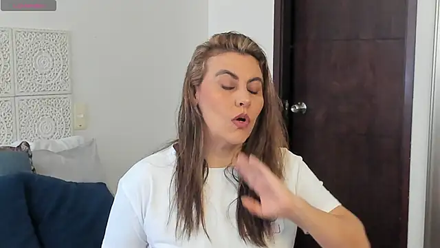 Snapshot of V_monse chatting on September 2025 02:49:02 PM V monse online show from September 2025 02:49:02 PM