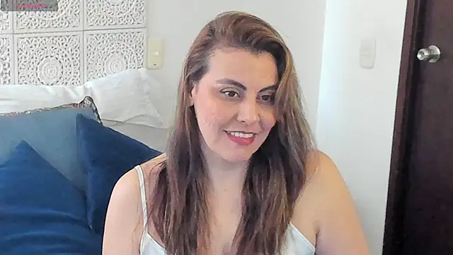 Snapshot of V_monse chatting on December 2025 03:27:02 PM V monse online show from December 2025 03:27:02 PM