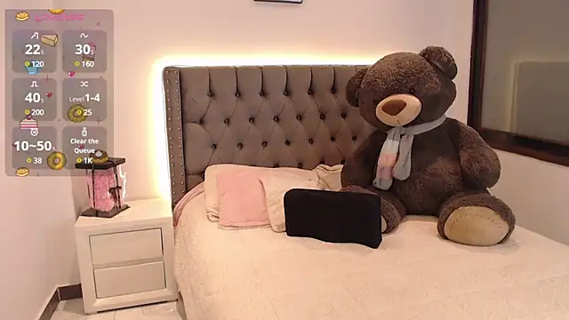 Snapshot of Nicols66 chatting on January 2025 12:31:01 AM Nicols66 online show from January 2025 12:31:01 AM