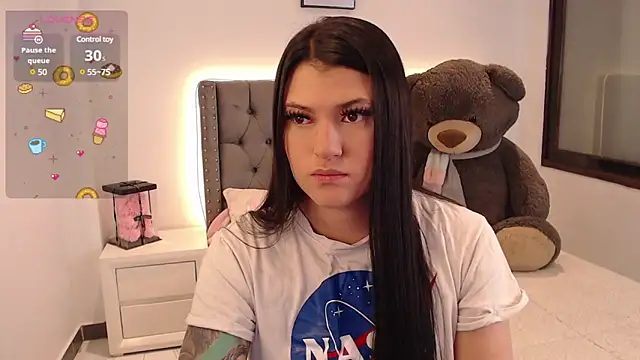 Snapshot of Nicols66 chatting on February 2025 11:50:01 PM Nicols66 online show from February 2025 11:50:01 PM