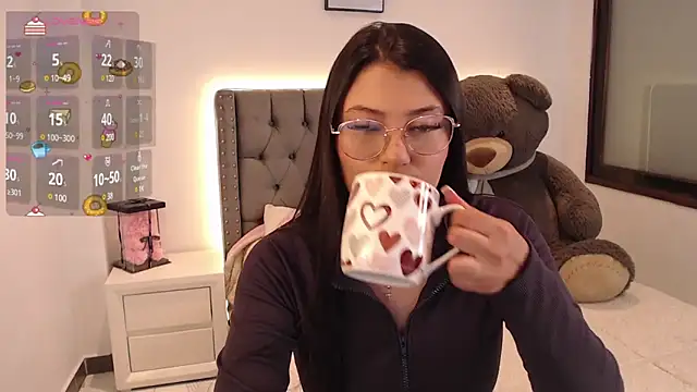 Snapshot of Nicols66 chatting on February 2025 11:24:01 PM Nicols66 online show from February 2025 11:24:01 PM