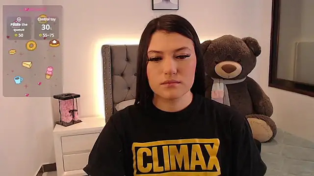 Snapshot of Nicols66 chatting on March 2025 12:07:02 AM Nicols66 online show from March 2025 12:07:02 AM